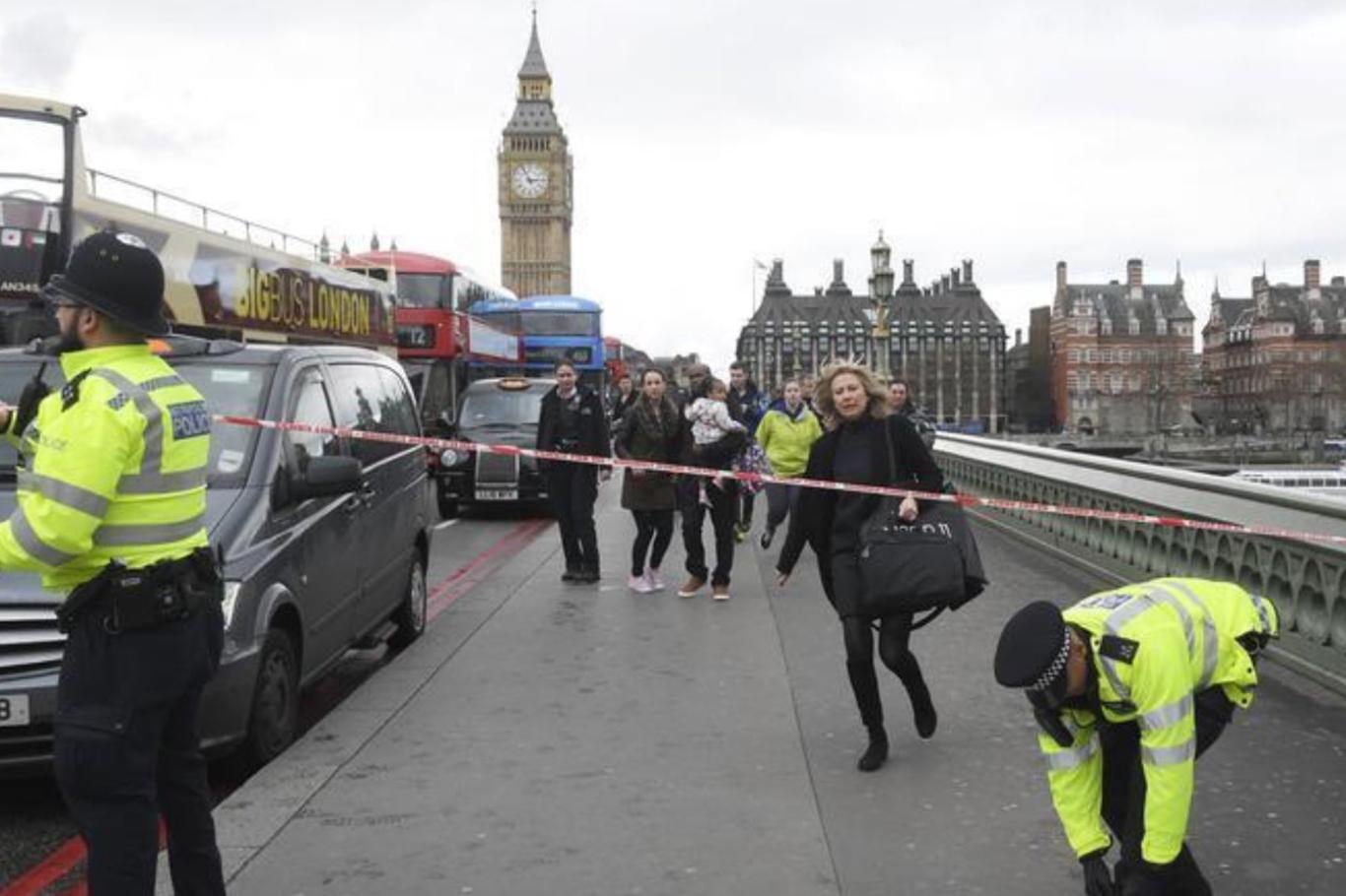 Londra'da silahlı saldırı: 4 ölü 20 yaralı